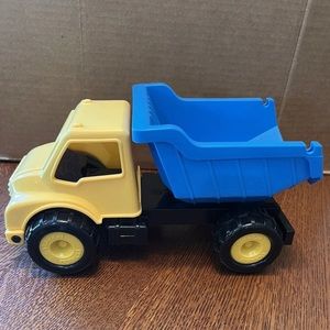 BATTAT - DUMP TRUCK PLASTIC BLUE & YELLOW WORKING MOVABLE PARTS